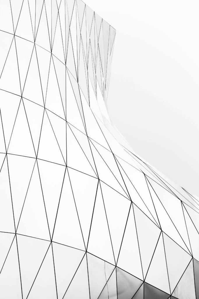 Abstract design with geometric lines and shapes in modern architecture.
